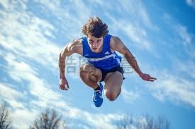 徐杰的优秀有目共睹，但首先是遇到了杜锋，写何尝不是一种勇敢魄力担当，因为个子矮小，换成别的教练，未必敢于启用＂